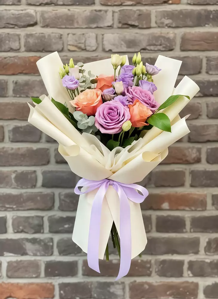 Букет цветов из: Лизиантусы и Розы в Степанщино