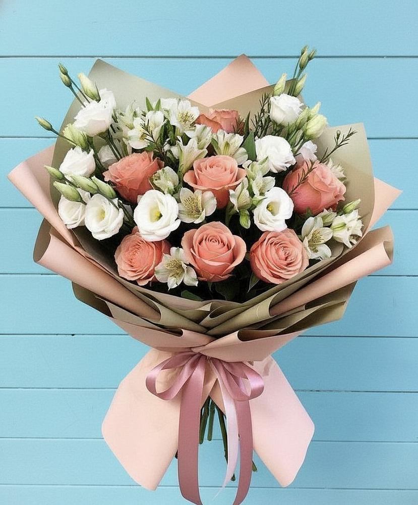 Букет цветов из: Розы, Альстромерии и Лизиантусы в Степанщино