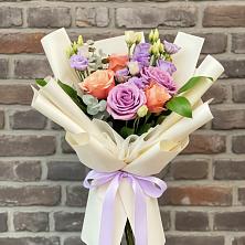 Букет цветов из:  Лизиантусы и Розы в Степанщино