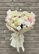Букет цветов из:  Гвоздики, Розы, Лизиантусы и Хризантемы #REPLACE_PRED# Степанщино